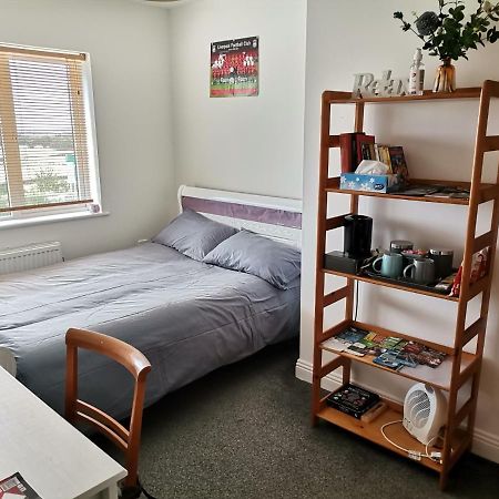 Bright And Cozy Room With Double Bed, Private Bathroom Not Ensuite, Breakfast To Go Dublin Exterior photo