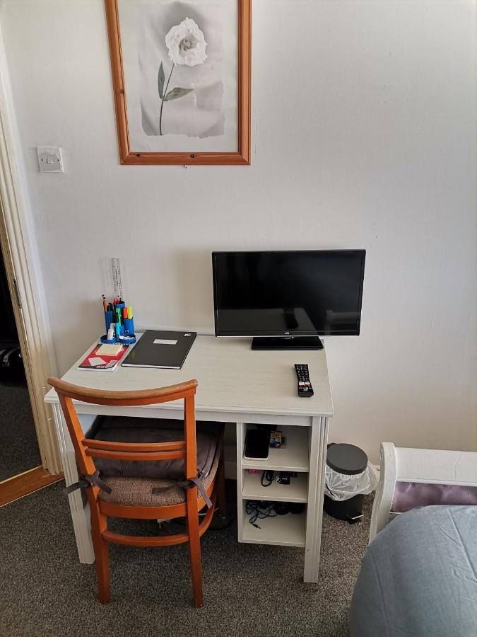 Bright And Cozy Room With Double Bed, Private Bathroom Not Ensuite, Breakfast To Go Dublin Exterior photo